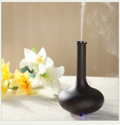 經典花瓶香熏機 超聲波、木紋與負離子加濕器的企業禮品定制新選擇