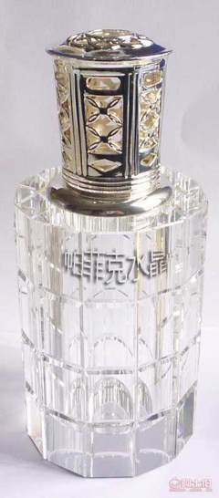 水晶玻璃香熏瓶表面雕刻免費噴沙定制，打造高端飲食輔助用品
